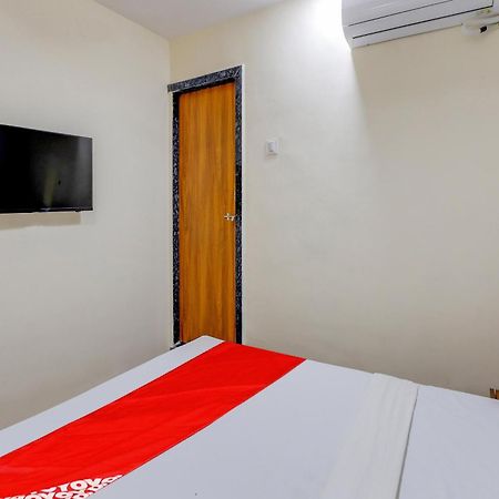 Hotel O Lotus Surat Zewnętrze zdjęcie