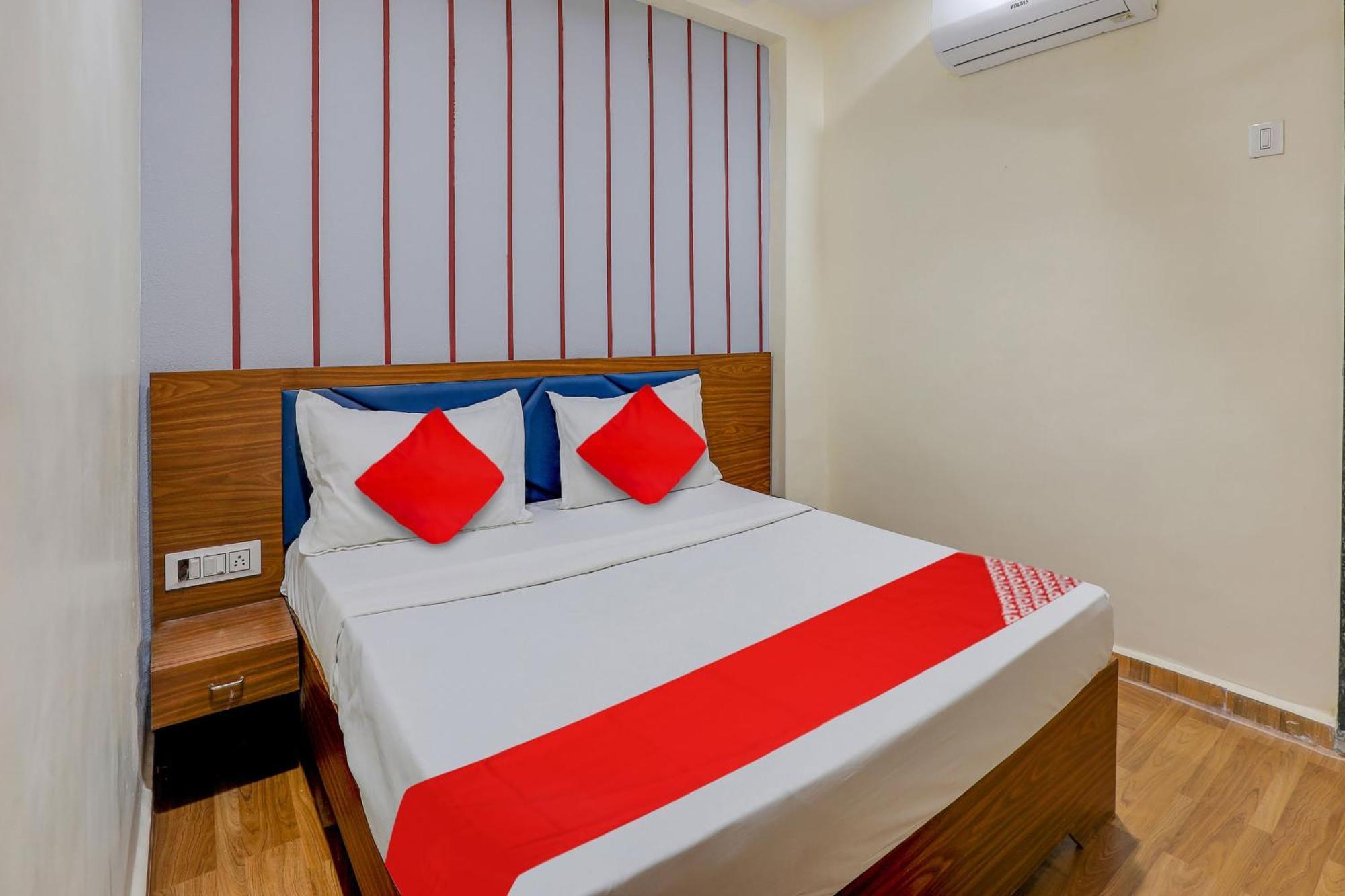 Hotel O Lotus Surat Zewnętrze zdjęcie